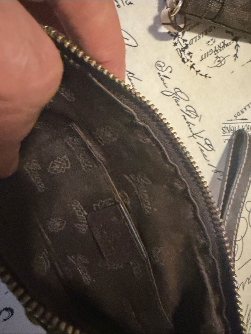 Gucci Brown Designer Monogram Wristlet Clutch - Picture 3 of 11